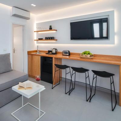 deluxe apartment harmony suites fira santorini 10